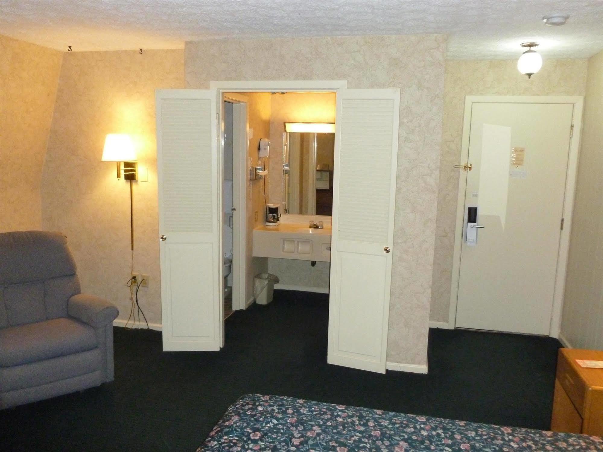 Guest Keeper Inn Van Wert Exterior photo